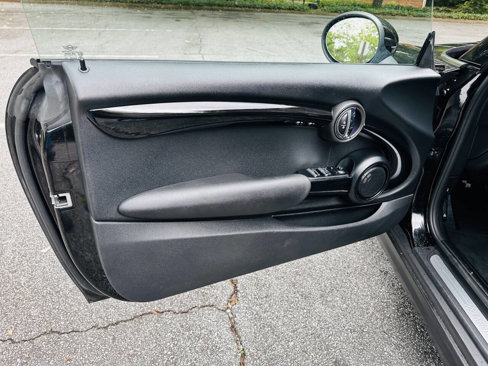 Used 2017 MINI Cooper S image 33