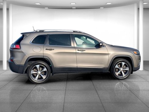 Used 2019 Jeep Cherokee Limited image 8