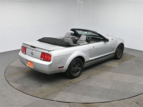 Used 2009 Ford Mustang Convertible image 35