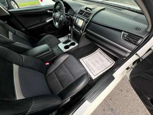 Used 2014 Toyota Camry SE image 17