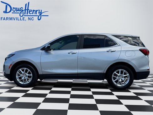 Used 2022 Chevrolet Equinox LT image 2