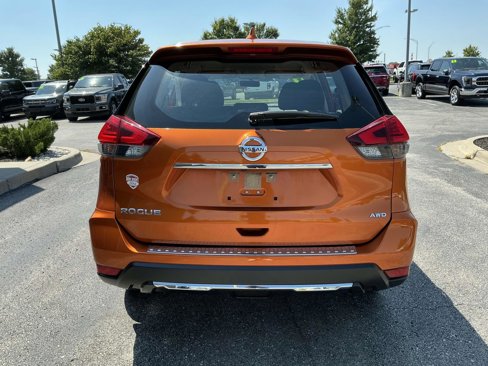 Used 2017 Nissan Rogue S image 5