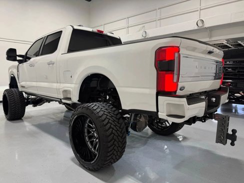 Used 2024 Ford F250 Limited image 10
