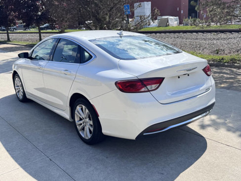 Used 2015 Chrysler 200 Limited w/ Convenience Group image 4