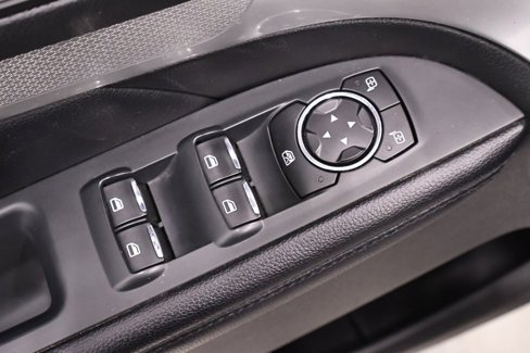 Used 2017 Ford Explorer XLT image 11