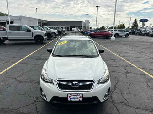 Used 2017 Subaru Crosstrek 2.0i image 3