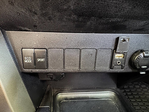 Used 2014 Toyota RAV4 LE image 19