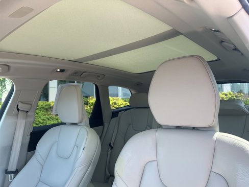 Used 2020 Volvo XC60 T5 Momentum w/ Protection Package Premier image 13