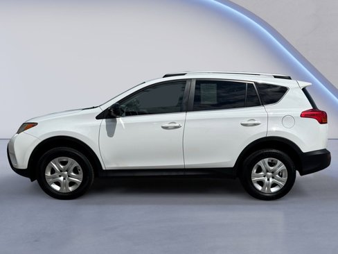 Used 2015 Toyota RAV4 LE image 4