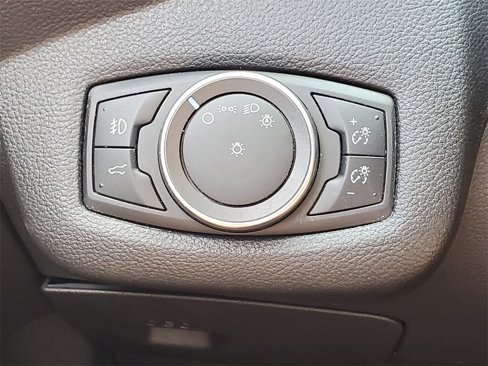 Used 2017 Ford Escape Titanium image 16