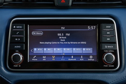 Used 2025 Nissan Versa SV image 12