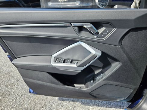 New 2025 Audi Q3 2.0T Premium image 7