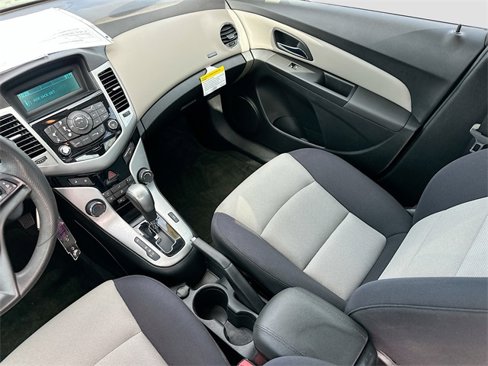Used 2014 Chevrolet Cruze LS image 20