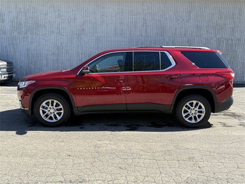 Used 2021 Chevrolet Traverse LT w/ LPO, Floor Liner Package image 9