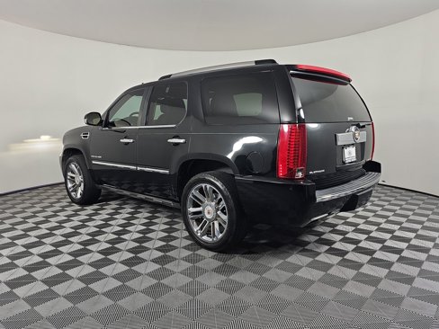 Used 2013 Cadillac Escalade Platinum image 3