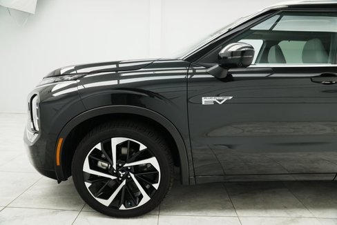 Used 2025 Mitsubishi Outlander SEL image 12