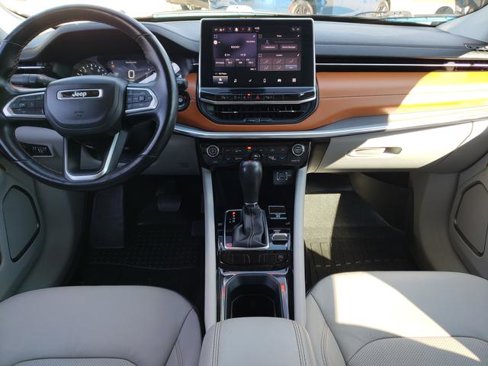Certified 2022 Jeep Compass Limited image 11