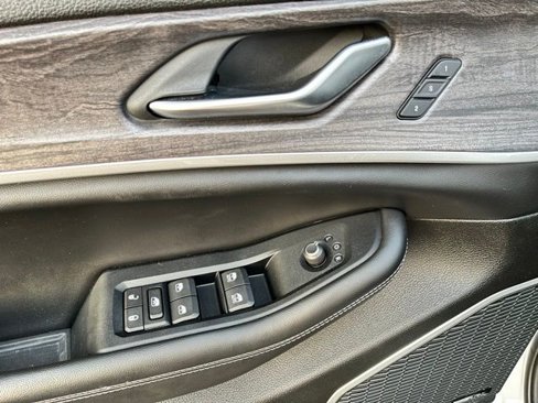 Used 2023 Jeep Grand Cherokee 4WD 4xe image 17