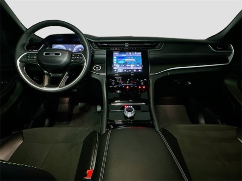 Used 2023 Jeep Grand Cherokee Altitude image 22