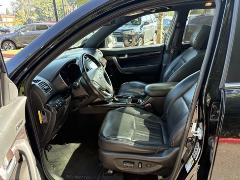 Used 2014 Kia Sorento SX image 11