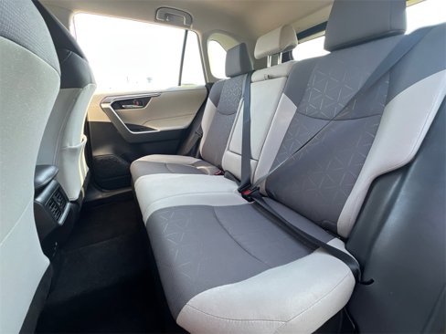 Used 2020 Toyota RAV4 XLE image 27