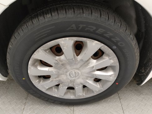 Used 2015 Nissan Versa SV image 31