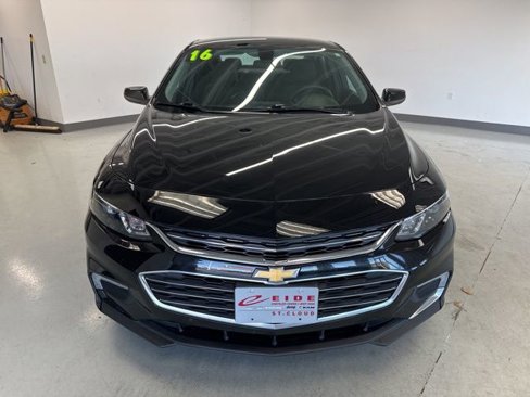 Used 2016 Chevrolet Malibu LT image 3