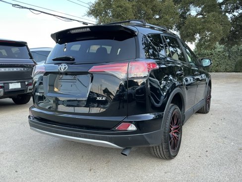Used 2018 Toyota RAV4 XLE image 3