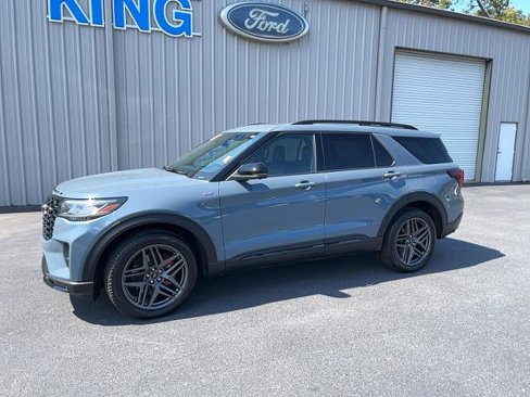 Certified 2025 Ford Explorer ST-Line w/ Premium Package image 2