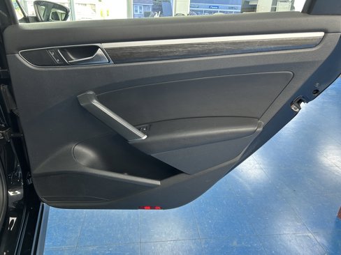 Used 2016 Volkswagen Passat 1.8T SE image 16