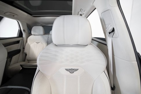 Used 2023 Bentley Bentayga Extended Wheelbase image 4