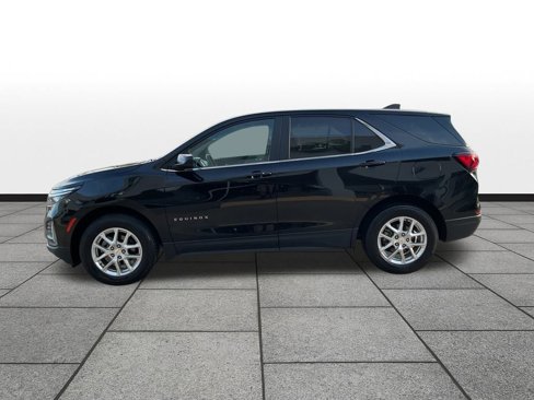 Used 2024 Chevrolet Equinox LT image 2