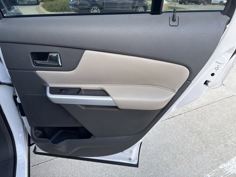 Used 2013 Ford Edge SEL image 21