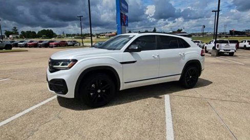Used 2023 Volkswagen Atlas Cross Sport SEL R-Line image 4