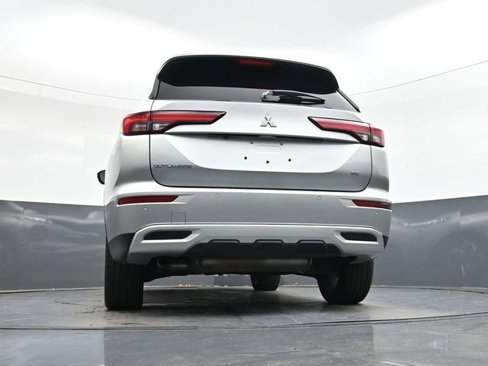 Used 2024 Mitsubishi Outlander SE image 31