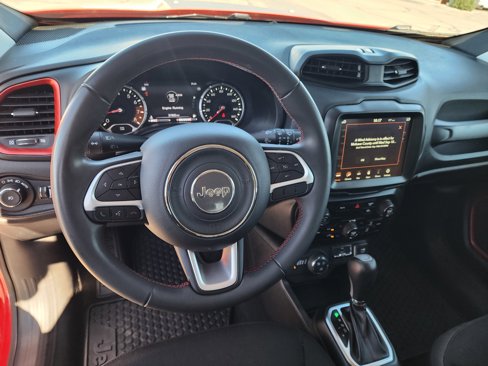 Used 2023 Jeep Renegade Trailhawk image 2