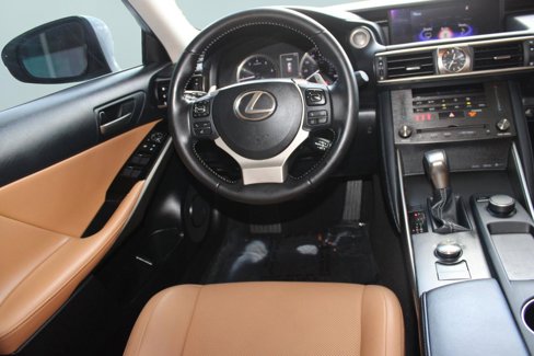Used 2020 Lexus IS 300 image 28