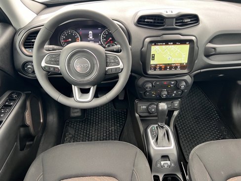 Used 2023 Jeep Renegade Latitude w/ Sun/Sound Group image 3