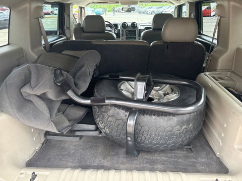 Used 2003 HUMMER H2 Luxury w/ Preferred Equipment Group image 49