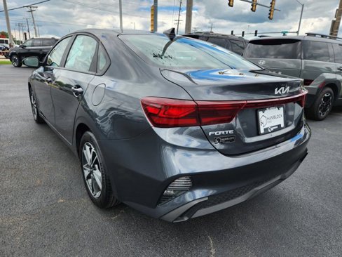 Used 2024 Kia Forte LXS image 7