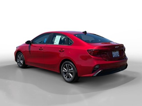 Used 2022 Kia Forte LXS image 3