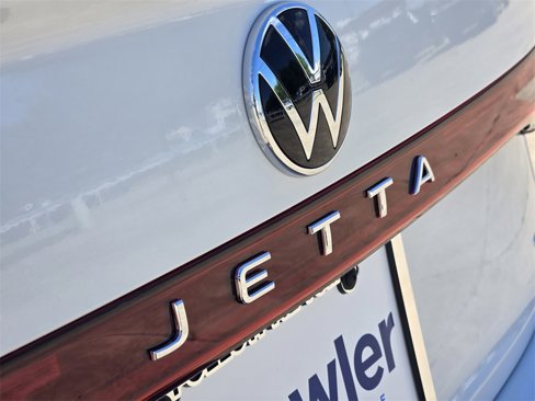 New 2025 Volkswagen Jetta SE image 7