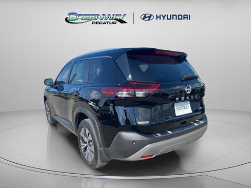 Used 2022 Nissan Rogue SV image 5