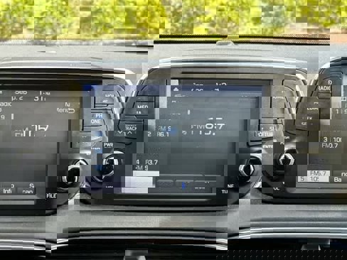 Used 2019 Hyundai Santa Fe SE image 9