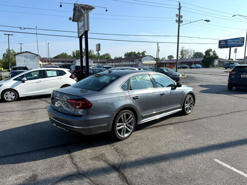 Used 2017 Volkswagen Passat 1.8T R-Line w/ R-Line Lighting Package image 6