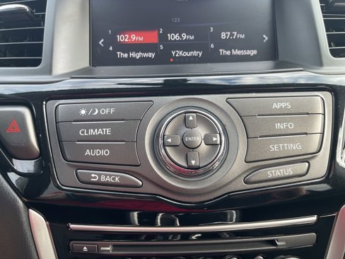Used 2020 Nissan Pathfinder SV image 35