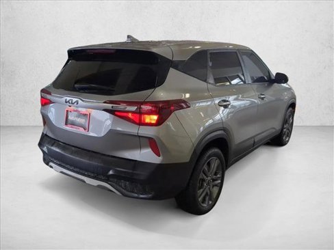 Used 2022 Kia Seltos LX image 5