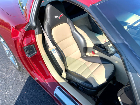 Used 2007 Chevrolet Corvette Coupe w/ Preferred Equipment Group image 17