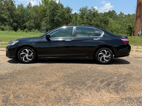 Used 2016 Honda Accord LX image 2