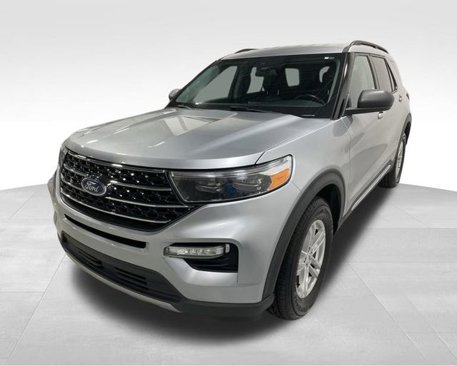 Used 2021 Ford Explorer XLT w/ Equipment Group 202A image 4